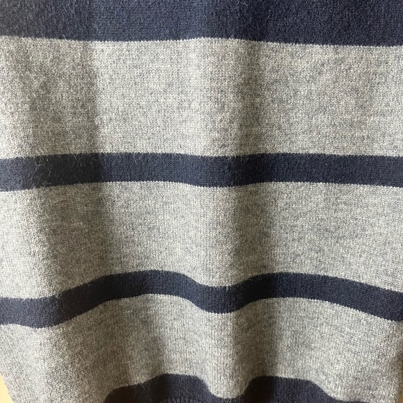 Boys Long Sleeve Striped Knit Crewneck Pullover Sweater Navy Blue Small Medium - Picture 3 of 7